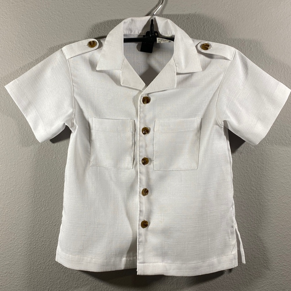 White shirt sleeve button down shirt